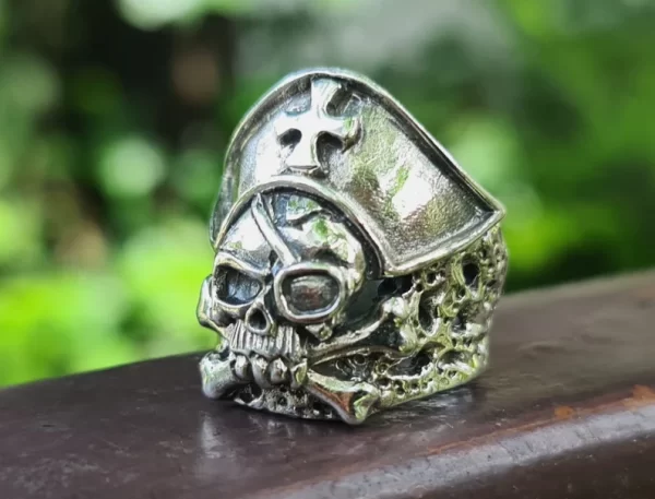 Skull Pirate 925 Sterling Silver Ring Pirates of the Carribean Skull Biker Goth Punk Handmade 16 grams