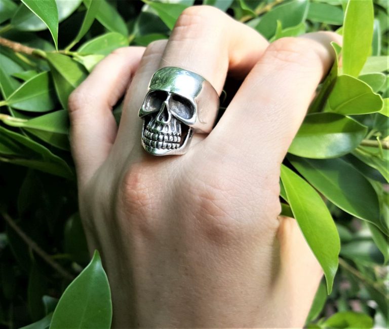 US発！GOTHIC SKULL RING 【LUKE VICIOUS】数量限定，送料無料！ (LUKE