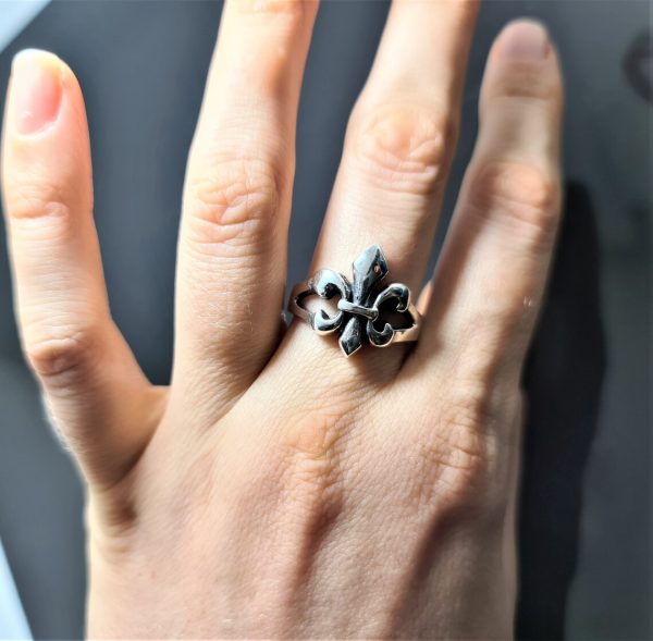 Fleur de Lis Royal Lily Ring STERLING SILVER 925 French heraldry Lily Symbol of Royalty