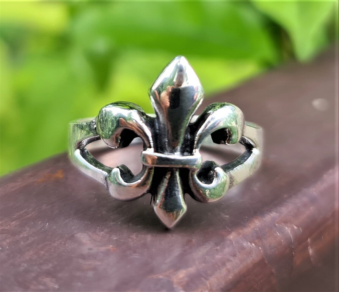 Fleur de Lis Royal Lily Ring STERLING SILVER 925 - ELIZ Jewelry and Gems