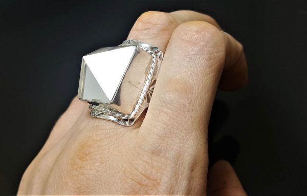 STERLING SILVER 925 Clear Crystal Quartz Large Pyramid Energy Crystal Magic Ring Crystal Talisman Amulet 19 grams