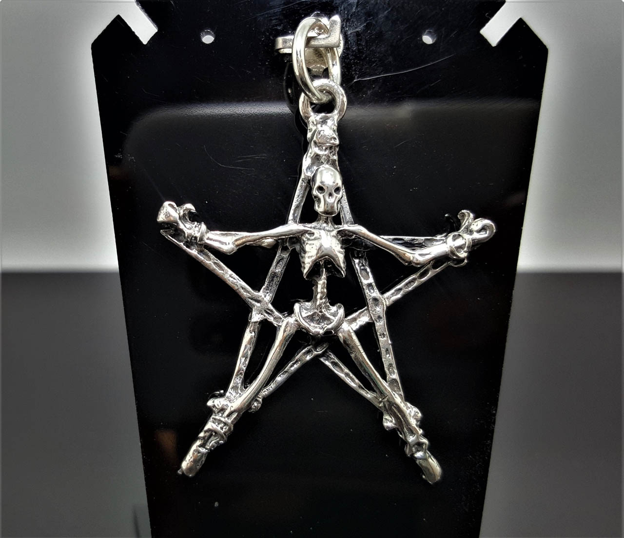 thumbnail image 2 of Vsoruln Pentagram Amulet Hollow Five-Pointed Star Ring Interweaving Geometric Ring Retro Star Adjustable Ring Female For Men Jewelry 2 of 12