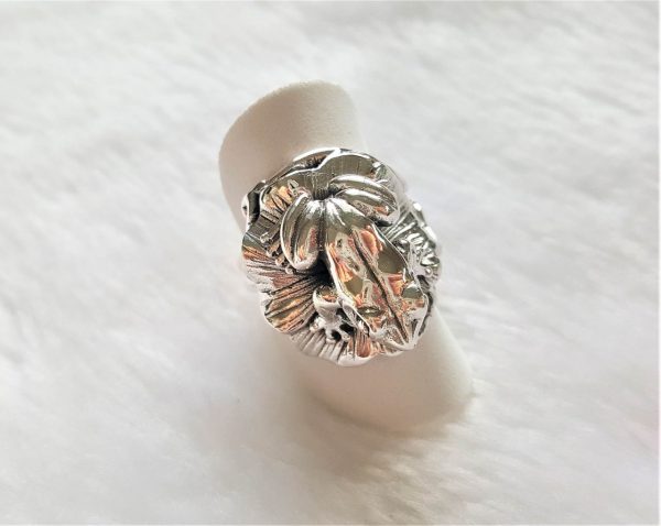 925 Sterling Silver Handmade Frog on Lily Pad  Ring Good Luck Ring Talisman Amulet Exclusive Design All Sizes Available