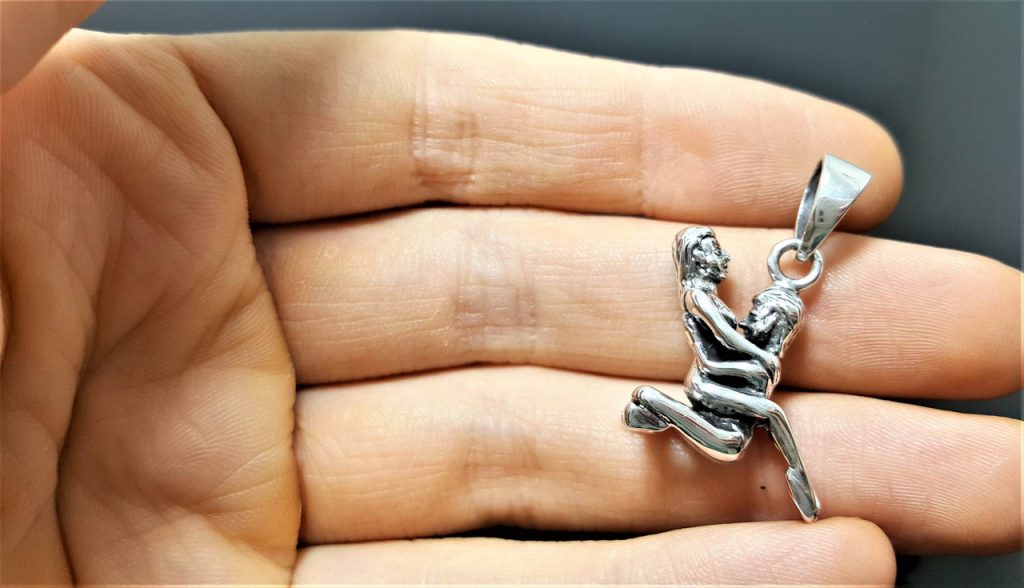 Sterling Silver 925 Erotic Pendant Kama Sutra Pose Sex Love Man Woman Sexy Jewelry Sex Toy