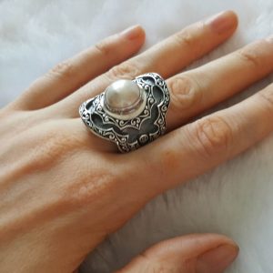 Eliz Sterling Silver .925 Mobe Pearl One Off Kind Ring Natural Mobe Pearl Exclusive Handmade Heavy 30 grams of Silver Size 8
