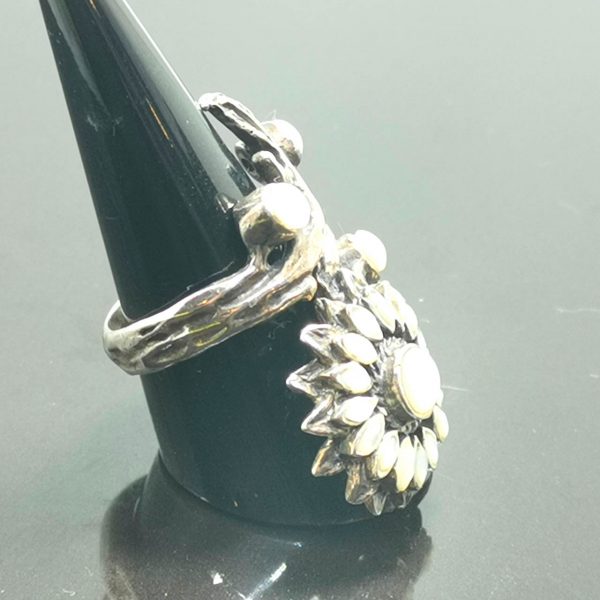 925 Sterling Silver Mother of Pearl Sunflower Ring
