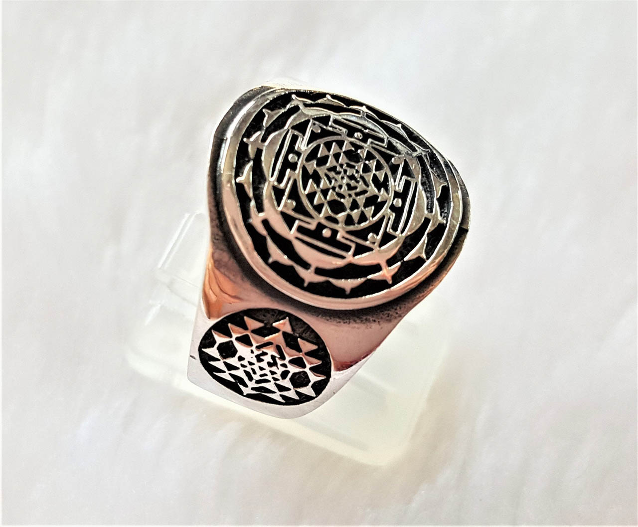 Sri Yantra Ring, Lotus Flower Ring, Meditation Ring, Fortune Charm,  Material Wealth Mantra, Tantra Jewelry for Woman, Sacred Geometry Ring -  Etsy