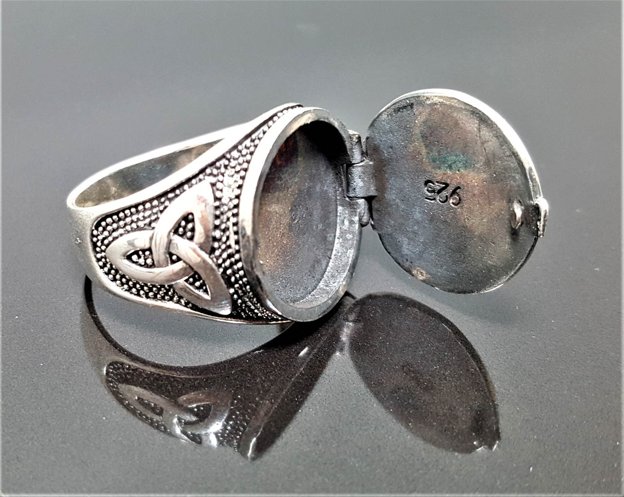 galblaas kennisgeving Basistheorie Trinity Celtic Knot Sterling Silver 925 Locket Ring Sacred Symbols Talisman  Protective Amulet Occult Secret Compartment - ELIZ Jewelry and Gems