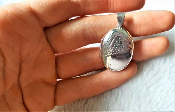 STERLING SILVER 925 Locket Pendant Oval Shape Picture Frame Talisman Amulet Good Luck Gift
