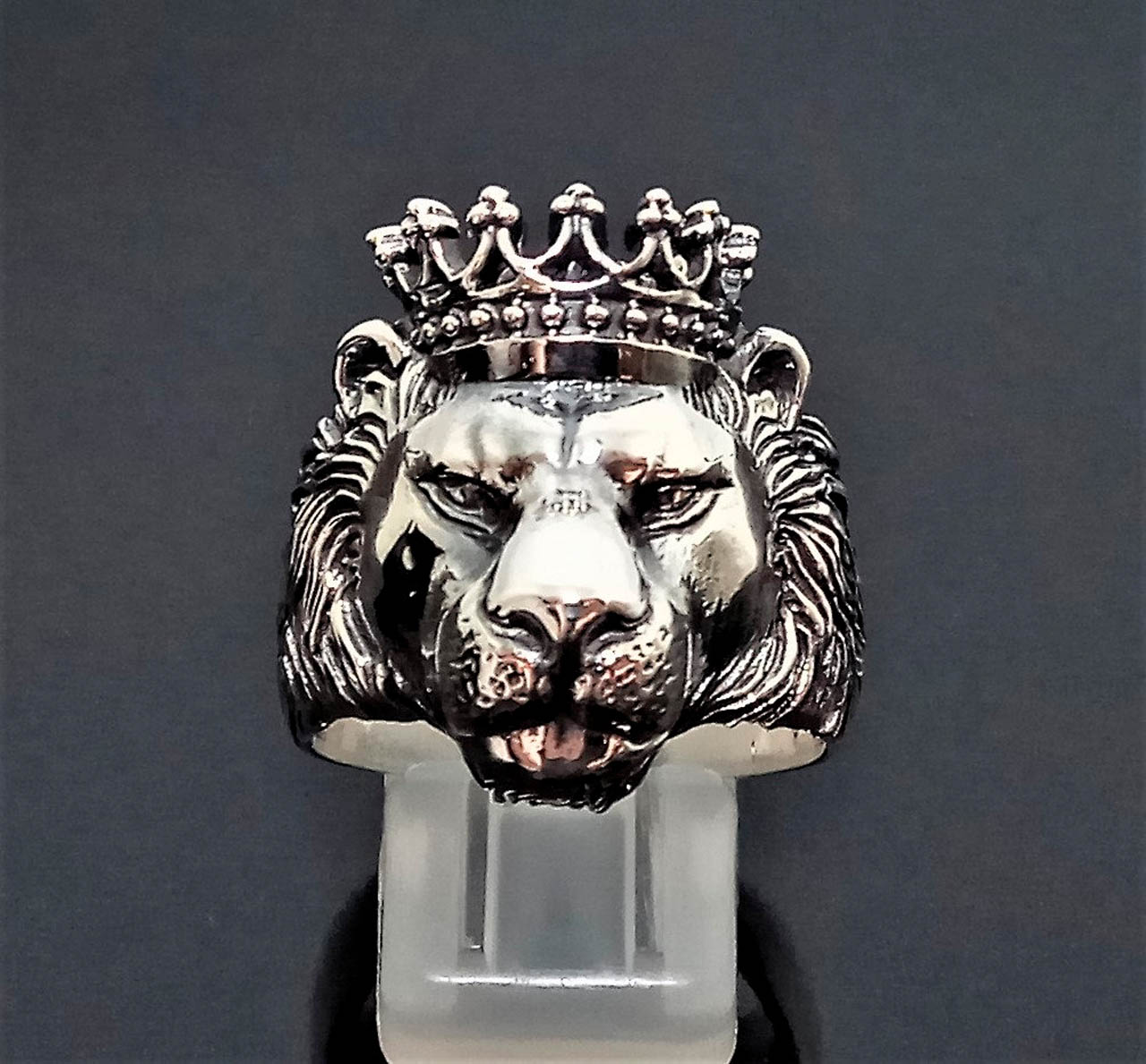Lion Ring | Lion ring, Gold ring designs, Gold rings