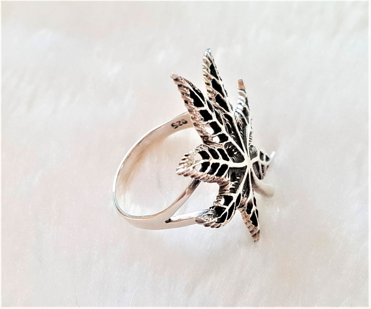 Sterling silver 925 marijuana leaf ring 17 mm width from Canada 