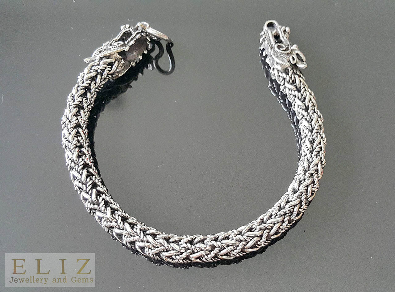 SILVER METALLIC PUNK STYLE CHAIN BRACELETS #bracelet #chainbracelet  #metallicbracelet #silver #ulzzang #s…