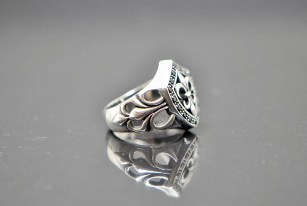 Eliz 925 Sterling silver Fluer De Lis Shield Black Diamond Cut Cubic Zirconia Ring